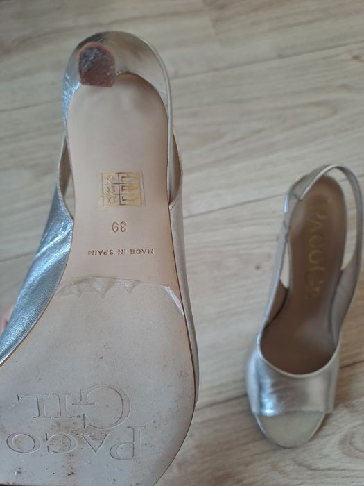 Сребърни обувки,естествена кожа 39 номер