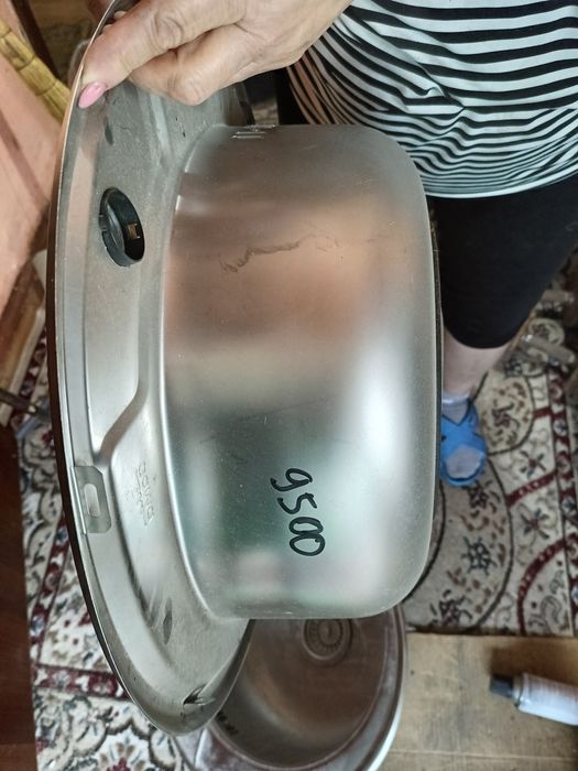 Продается кухонная раковина-2 шт