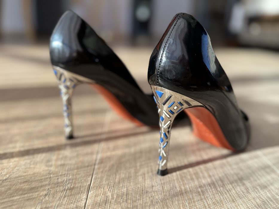 Обувки на висок ток Baldinini Италия