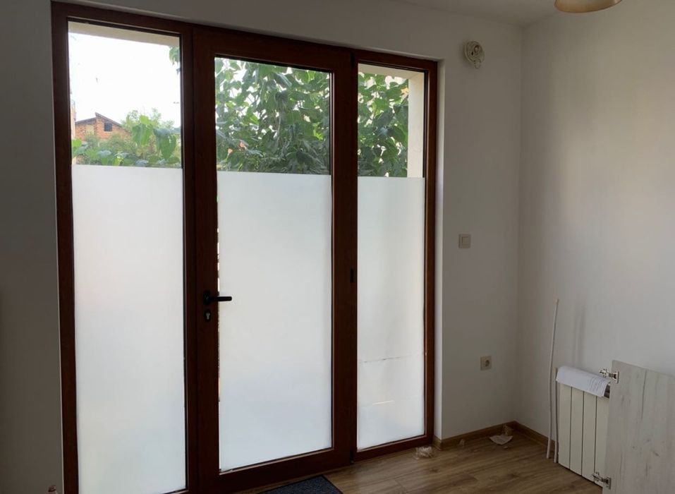 Дава под наем офис+2 гаража