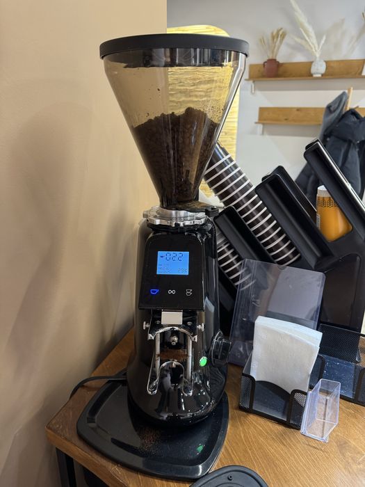 Кофемолка  б/у почти новая