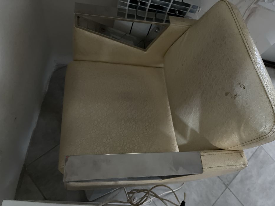 Продам парикмахерское кресло