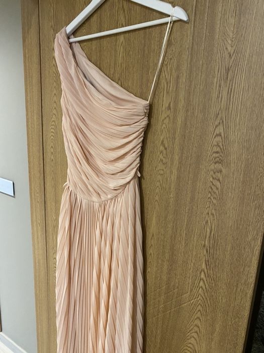 Нова рокля MOHITO