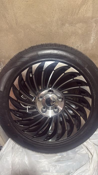 Новые диски с резинай R16.
