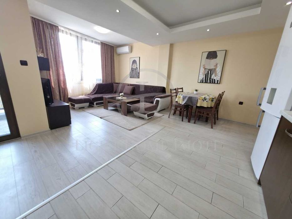 Продава се Тристаен апартамент в Пловдив, Каменица 2 - 90 кв.м за 1889 €/кв.м - Снимка #2