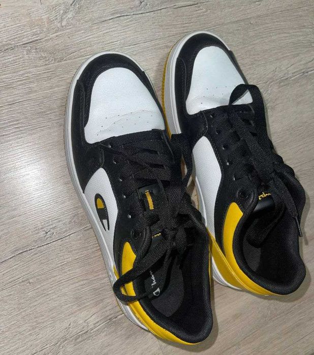 Оригинални кецове Champion – като нови, размер 42