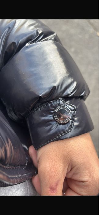 Geaca Moncler de vanzare