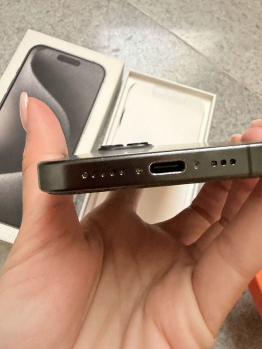 Продавам чисто нов iphone 15 pro