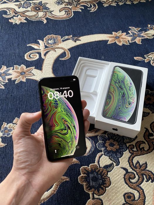 Продам срочно iPhone XS 64GB