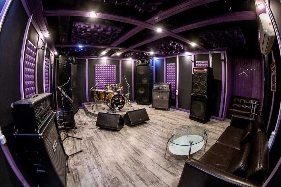 Шумопоглощение, звукоизоляция, акустические решения для кинотеатров