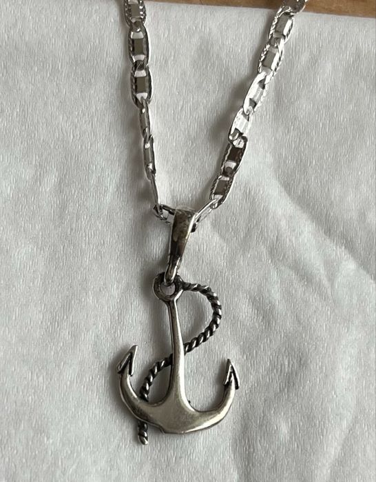 Сребърна висулка котва