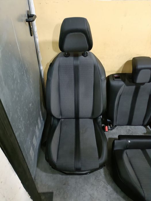 Bancheta Peugeot 208