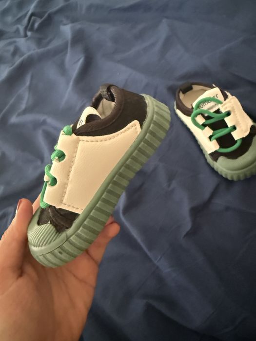 Papuci eleganti bebe - marimea 15