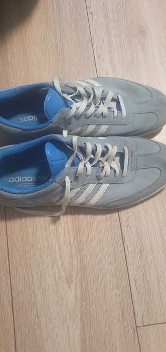 Продавам адидас маратонки