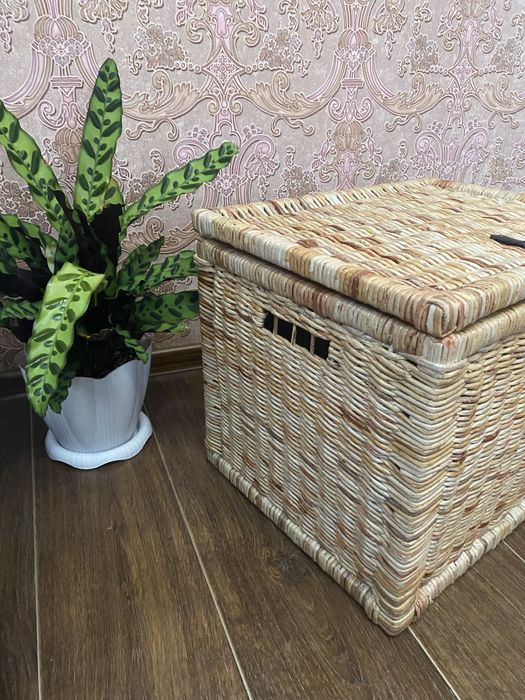 Плетеный сундук на каркасе