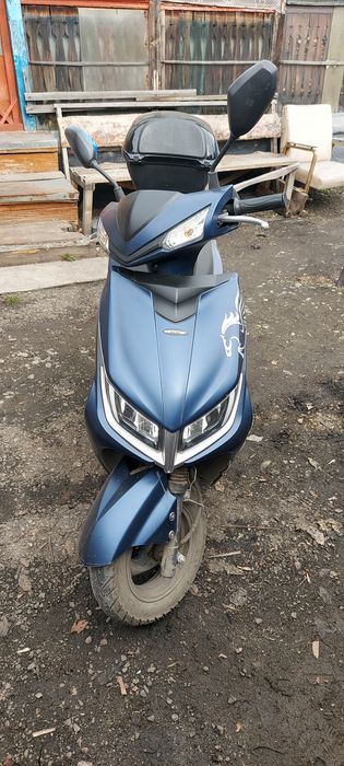 Продам скутер документы в порядке