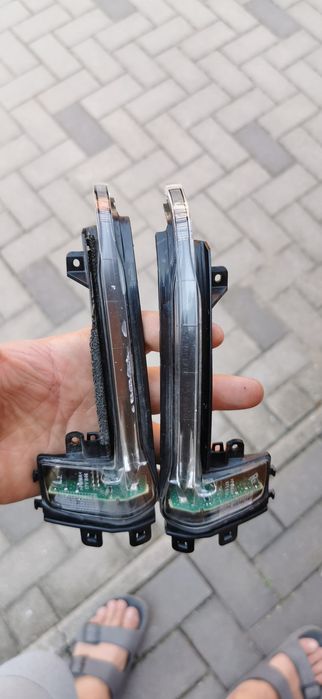Vând diverse piese Audi A4 b8. 5 ,capace oglinzi, semnalizări oglinzi, embleme fata-spate