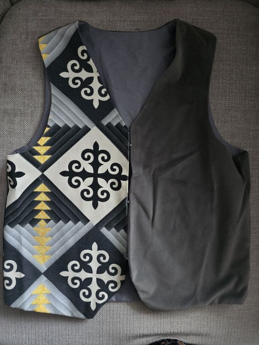 Безрукавка в национальном стиле