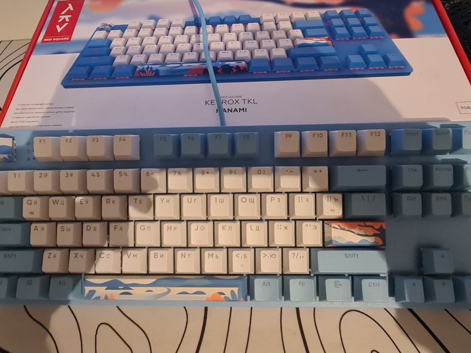 Red square keyrox tkl hanami, торг мб