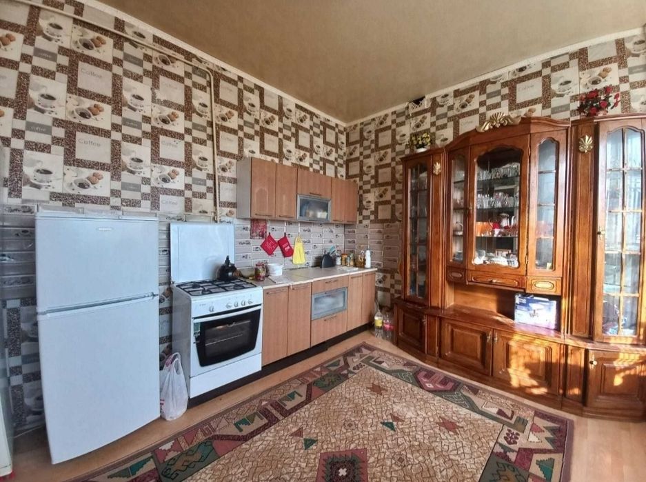 Продам двухэтажный коттедж