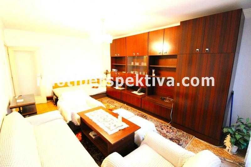 реф.18390 Три отделни стаи, среден етаж-Гагарин!