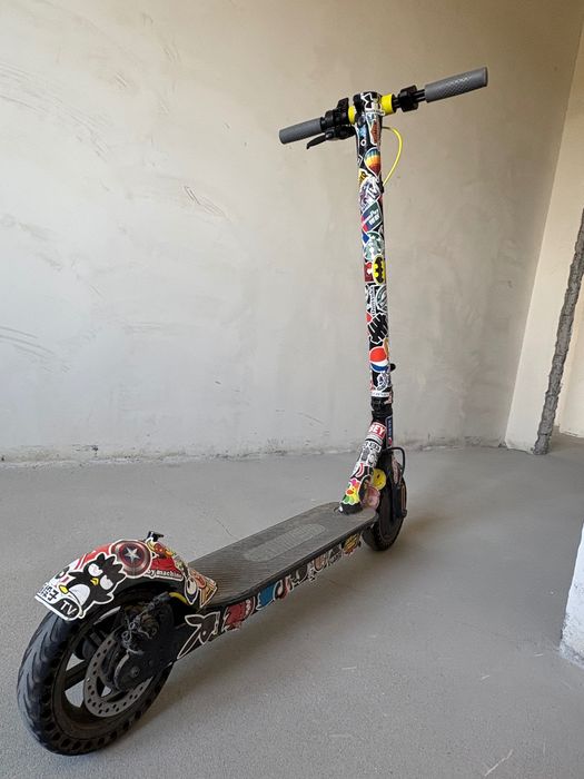 trotinetă electrică lexgo custom     (descriere)
