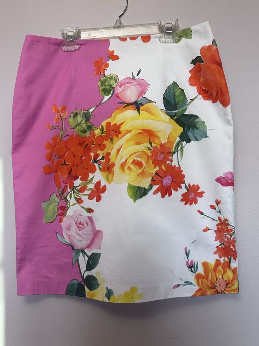 Юбка , Италия . Blumarine