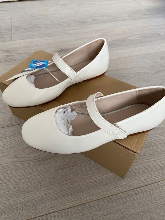 Vand pantofiori de piele Zara