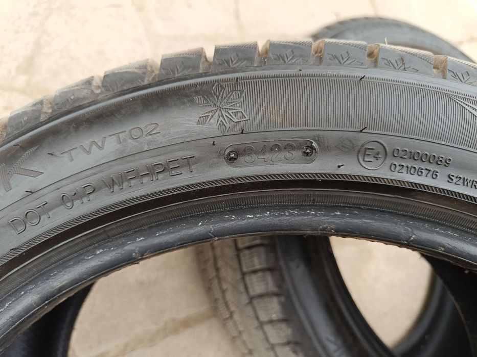 Triangle PL02 235/45/18 зимняя