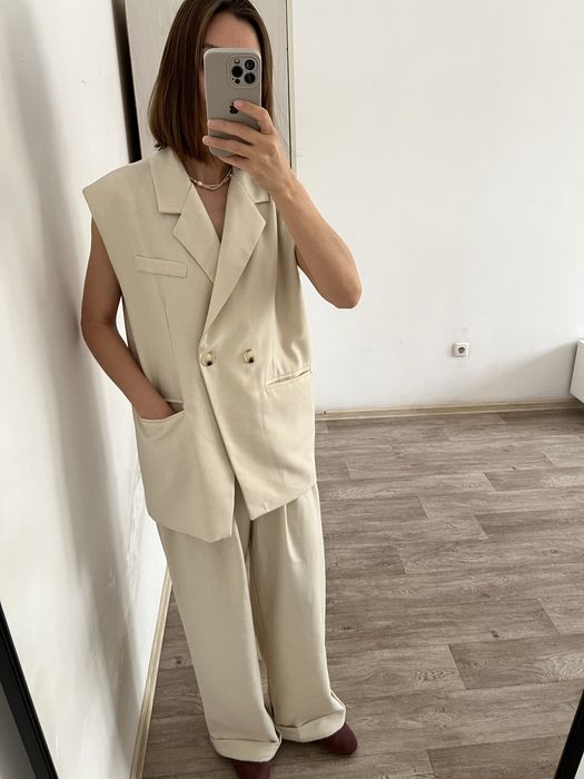 Костюм бежевый на размер с-м