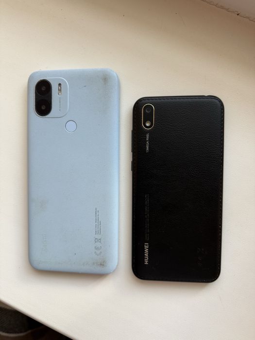 Продам 2 рабочих, разбитых телефона