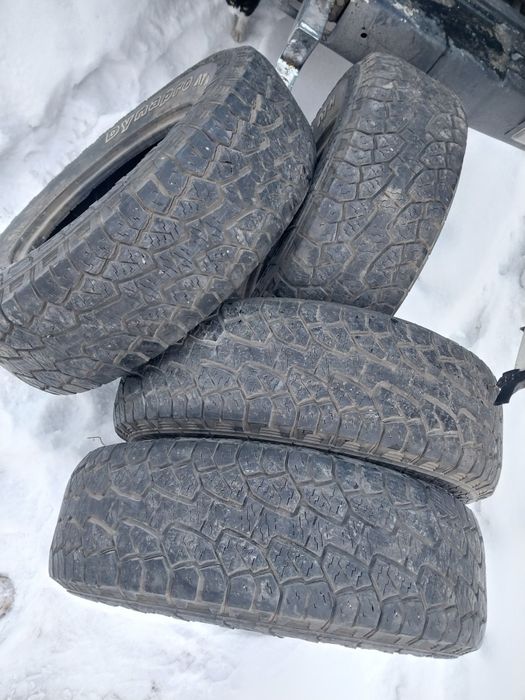 4 шины Hankook 265 70 R17.
