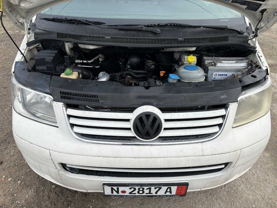 Dezmembrez PIESE Volkswagen Transporter T5 CARAVELLE 8+1 locuri 2.5 TDI 131 cp AXD BNZ 2008