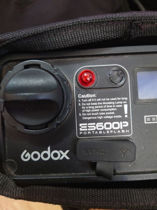 Blitz studio portabil Godox ES600P