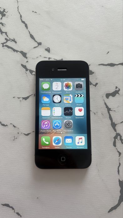 Продам айфон 4 s