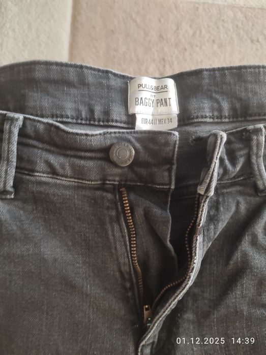 Дънки модел PULL'S BEAR.EUR44,//MEX34.