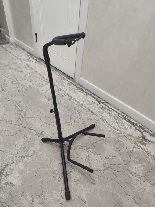 Стойка для гитары