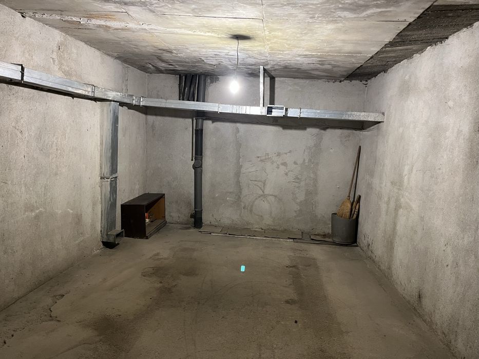 Дава се под наем Гараж / Паркомясто в София, Люлин 8 - 20 кв.м за 129.54 € - Снимка #1