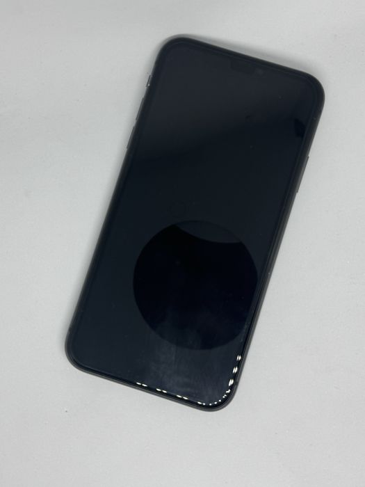 Продам Айфон 11