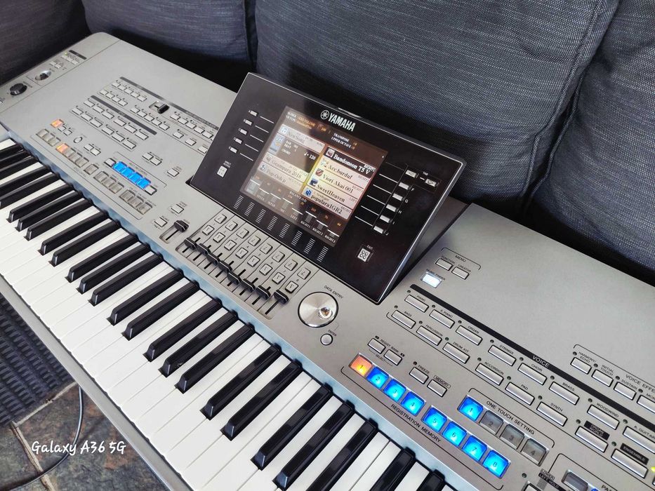 Orga Yamaha Tyros 5 cu 76 clape
