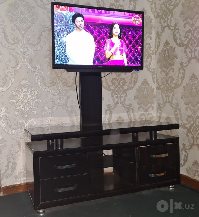 Televizor uchun podstavka