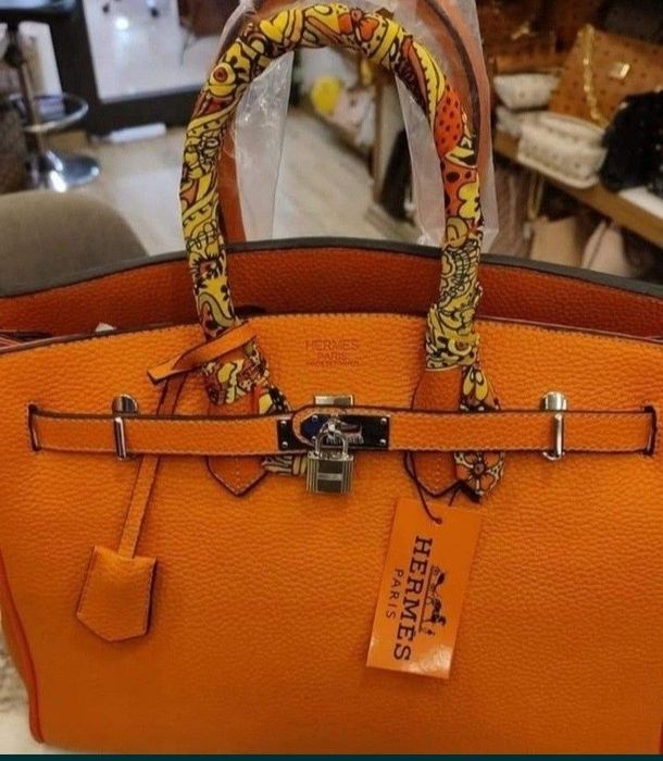 Genti dama(doua dimensiuni,35cmL și 41cm L,diverse nuanțe,France,sacul