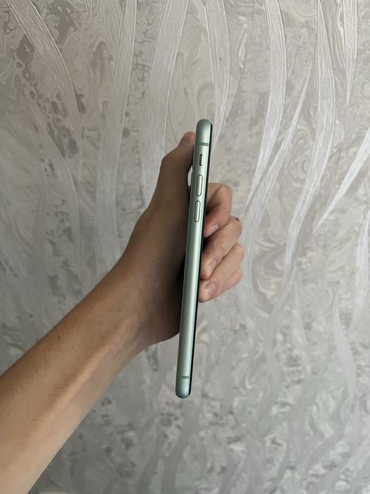 Продам IPhone 11 128gb