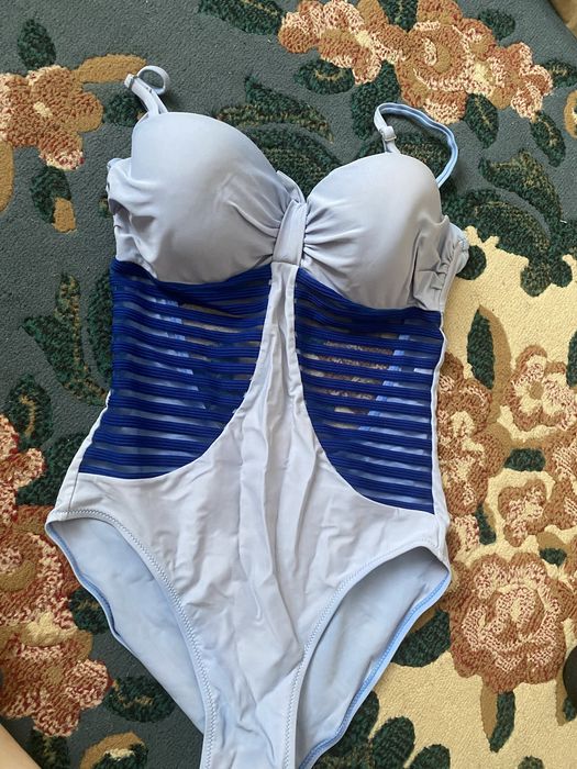 продаю купальники , белье