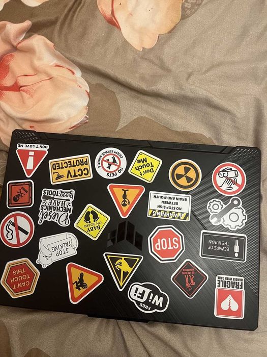 Laptop Gaming ASUS TUF F17 FX706HF - traseu alimentare defect