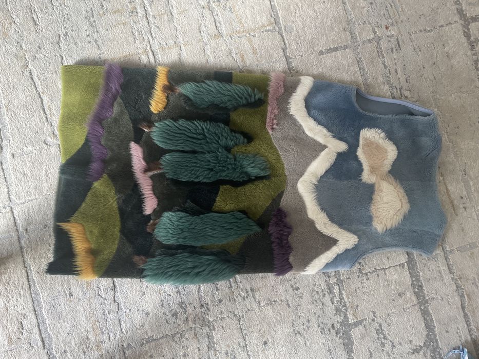 Срочно продаю двухсторонную жилетку