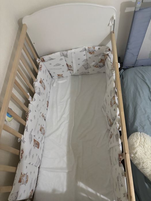 Продам детский манеж с бортиками