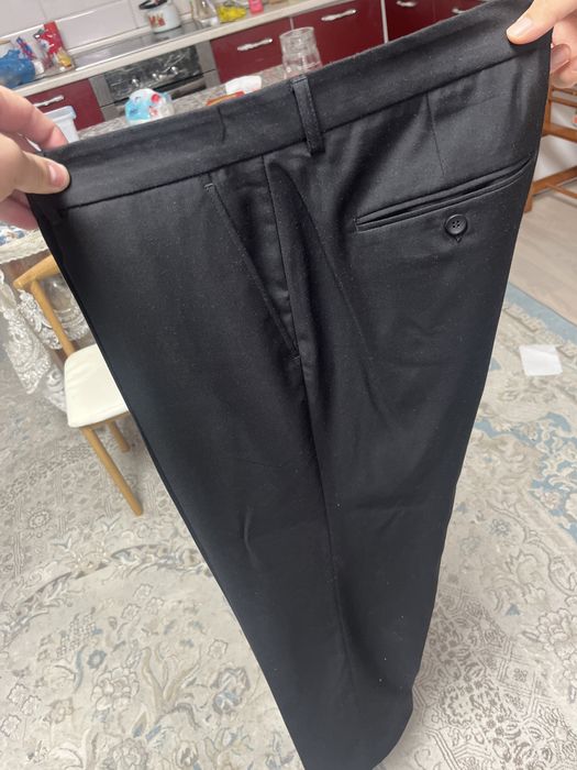 Продам костюм с галстуком