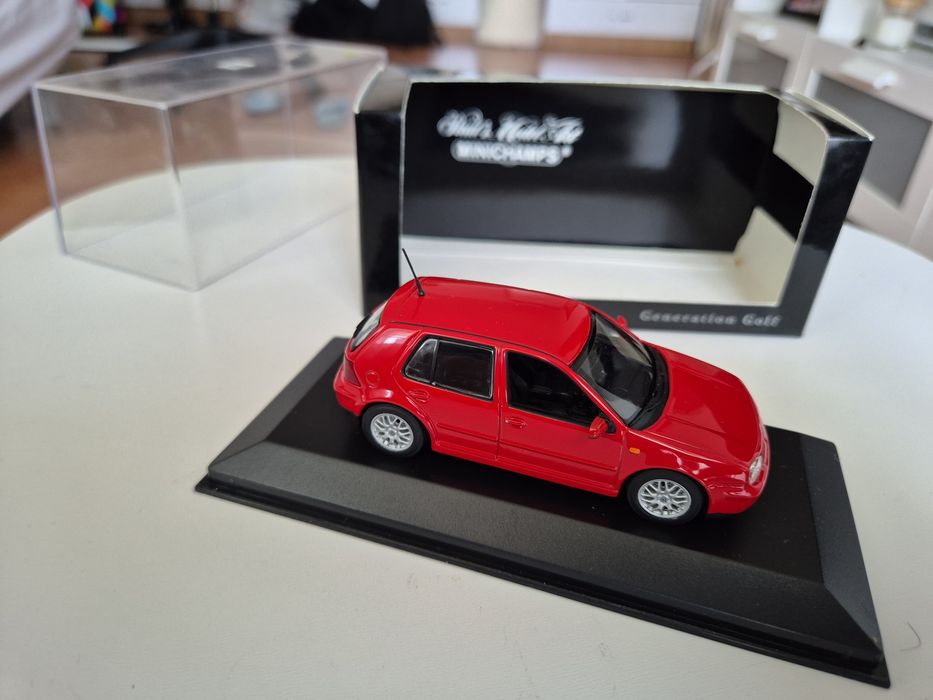 Macheta VW Golf 4 1:43 Minichamps
