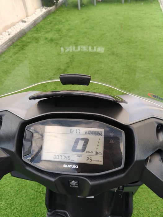 Vând scuter suzuki avenis 125